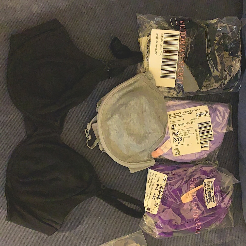5 Victoria’s Secret bras